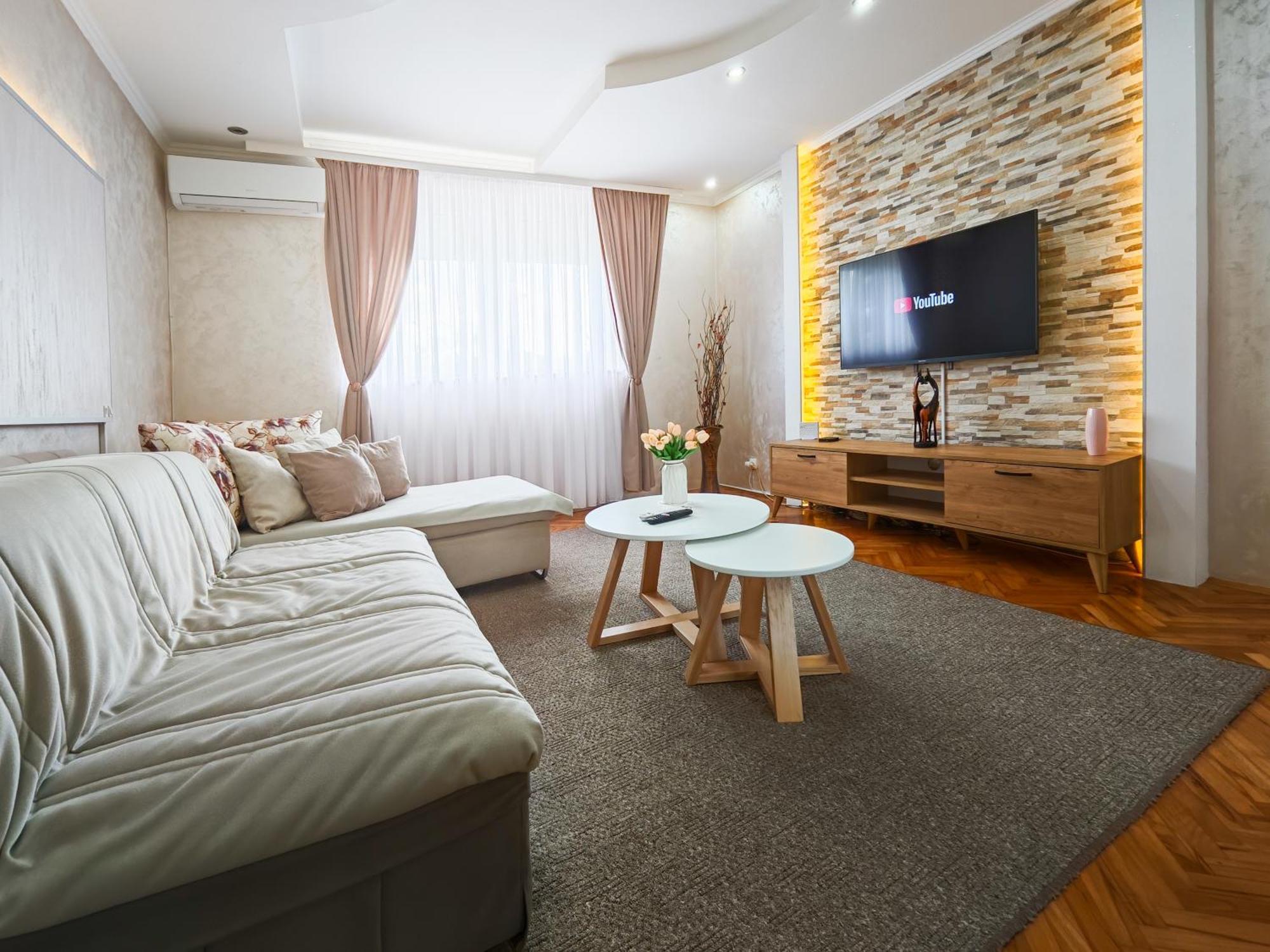 Apartman Julija Доньи-Милановац Экстерьер фото